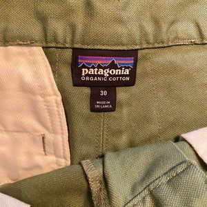 Men’s Patagonia hunter green shorts. Size 30